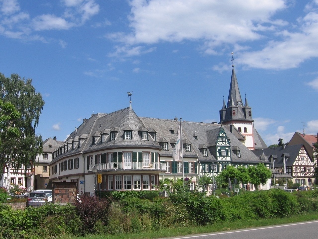 Klicke auf die Grafik für eine vergrößerte Ansicht

Name: 010_4 Villa.JPG
Ansichten: 491
Größe: 166,4 KB
ID: 3145202