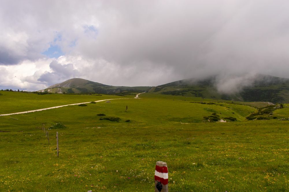 Klicke auf die Grafik für eine vergrößerte Ansicht  Name: 24 Rückblick zur Lurgbauerhütte.jpg Ansichten: 0 Größe: 86,9 KB ID: 3148439