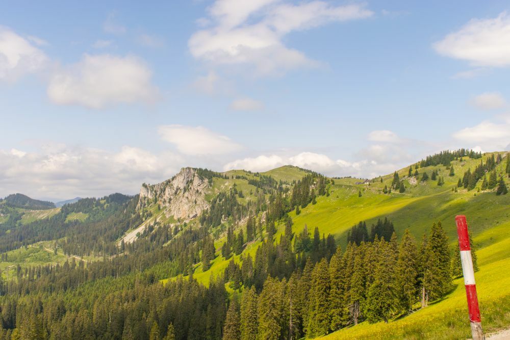 Klicke auf die Grafik für eine vergrößerte Ansicht  Name: 15 Die Waxenegghütte kommt in Sicht.jpg Ansichten: 0 Größe: 104,7 KB ID: 3149656
