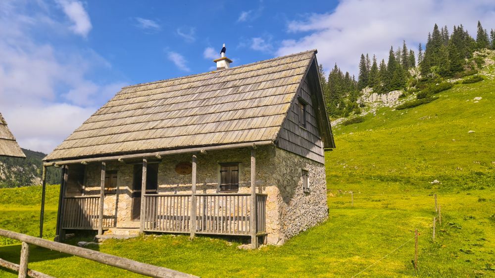 Klicke auf die Grafik für eine vergrößerte Ansicht  Name: 11 Die Großbodenalm.jpg Ansichten: 0 Größe: 140,4 KB ID: 3149657