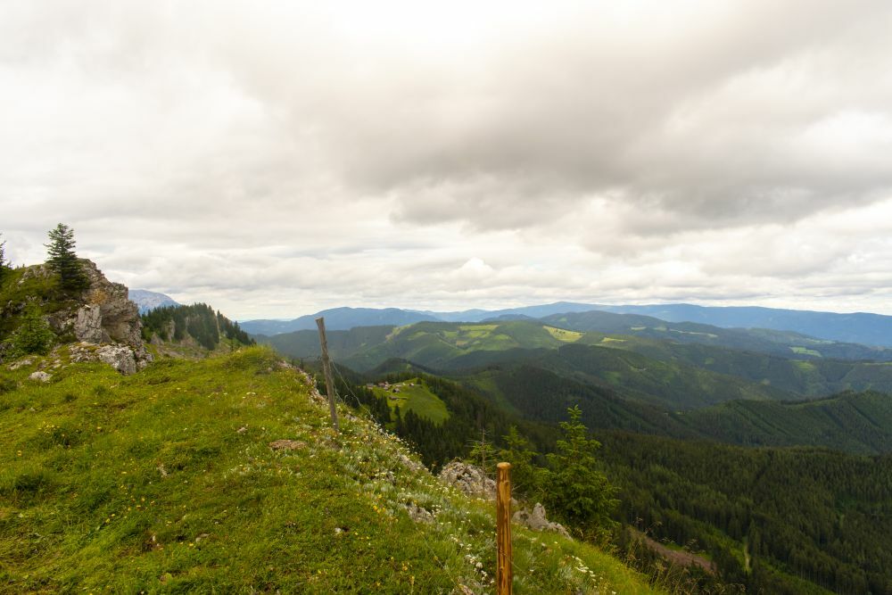 Klicke auf die Grafik für eine vergrößerte Ansicht  Name: 13 Ausblick vor dem Ramskogel.jpg Ansichten: 0 Größe: 92,5 KB ID: 3150894