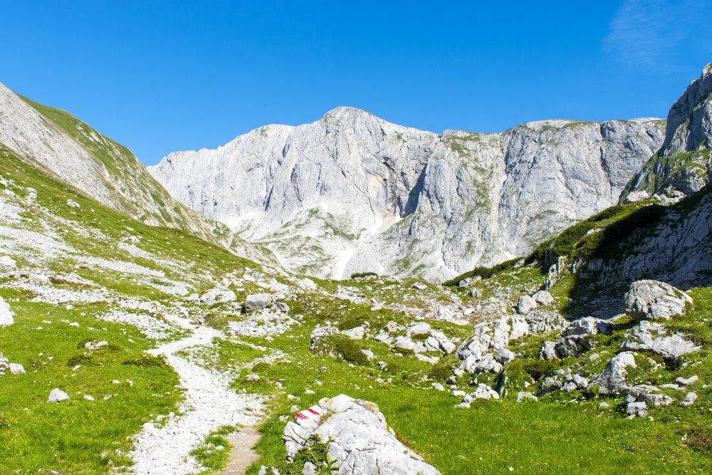 Klicke auf die Grafik für eine vergrößerte Ansicht  Name: 02 Es geht direkt auf den Hochschwab zu.jpg Ansichten: 0 Größe: 186,2 KB ID: 3154031