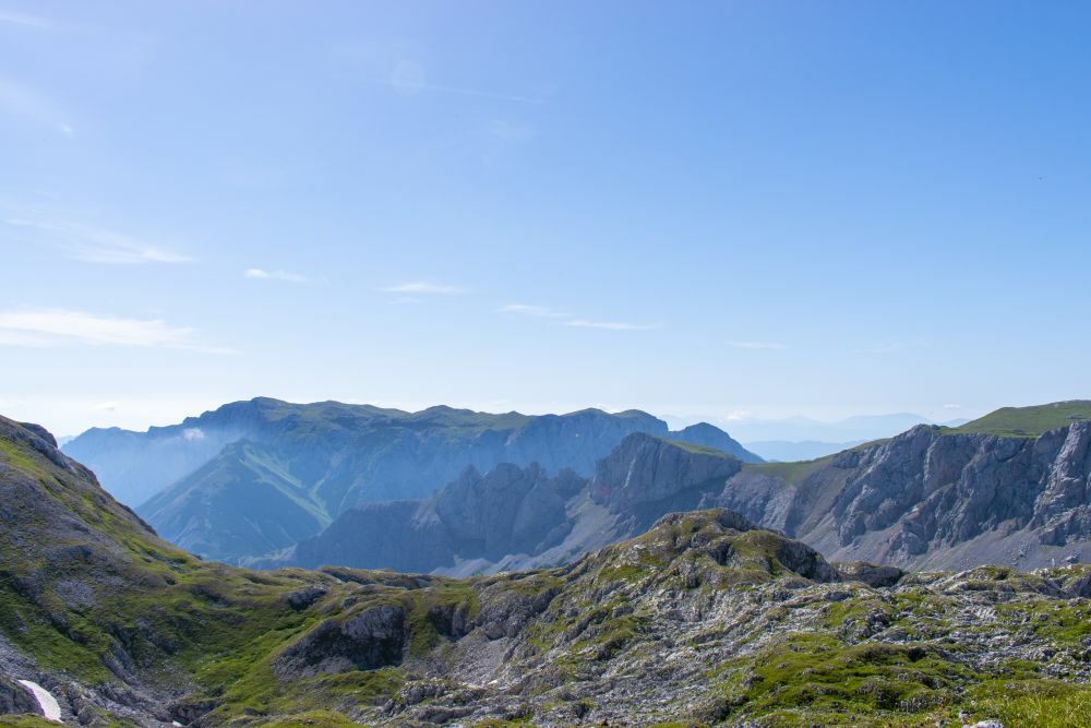 Klicke auf die Grafik für eine vergrößerte Ansicht  Name: 04 Das markante Hochplateau der Mitteralm.jpg Ansichten: 0 Größe: 86,6 KB ID: 3154032
