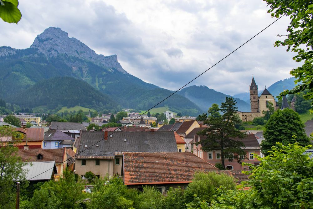 Klicke auf die Grafik für eine vergrößerte Ansicht  Name: 01 Wolkenverhangener Blick über Eisenerz.jpg Ansichten: 0 Größe: 145,6 KB ID: 3155685