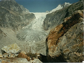 Klicke auf die Grafik für eine vergrößerte Ansicht

Name: 1982 glacier pre de bar.jpg
Ansichten: 1073
Größe: 236,6 KB
ID: 3156455