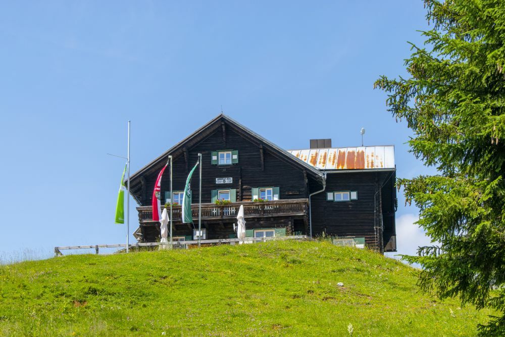 Klicke auf die Grafik für eine vergrößerte Ansicht  Name: 14 Die Mödlinger Hütte ist erreicht.jpg Ansichten: 0 Größe: 130,8 KB ID: 3156727