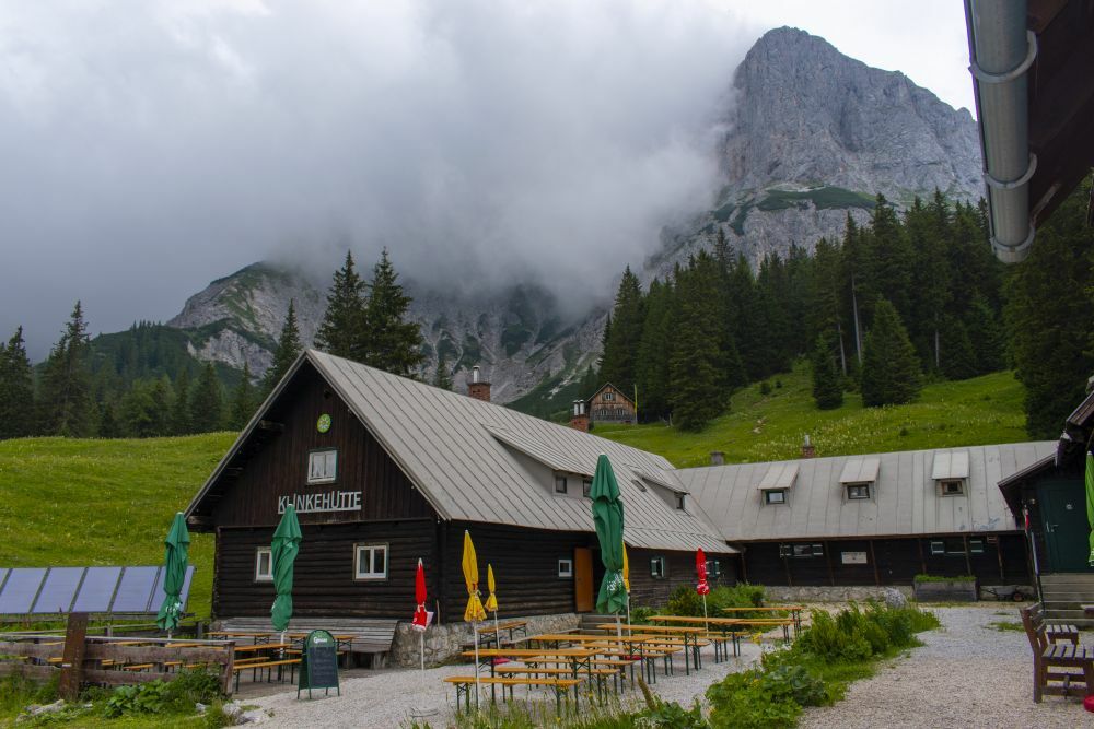 Klicke auf die Grafik für eine vergrößerte Ansicht  Name: 19 Die Klinkehütte vor dem Admonter Kalbling.jpg Ansichten: 0 Größe: 108,8 KB ID: 3156733