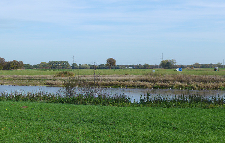 Klicke auf die Grafik für eine vergrößerte Ansicht Name: Weser_114.jpg Ansichten: 0 Größe: 140,1 KB ID: 3161676