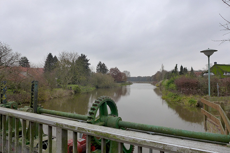 Klicke auf die Grafik für eine vergrößerte Ansicht  Name: Weser_226.jpg Ansichten: 0 Größe: 116,8 KB ID: 3169491