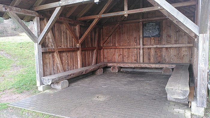 Klicke auf die Grafik für eine vergrößerte Ansicht

Name: 22.seehütte-eichen.jpg
Ansichten: 280
Größe: 175,7 KB
ID: 3175777