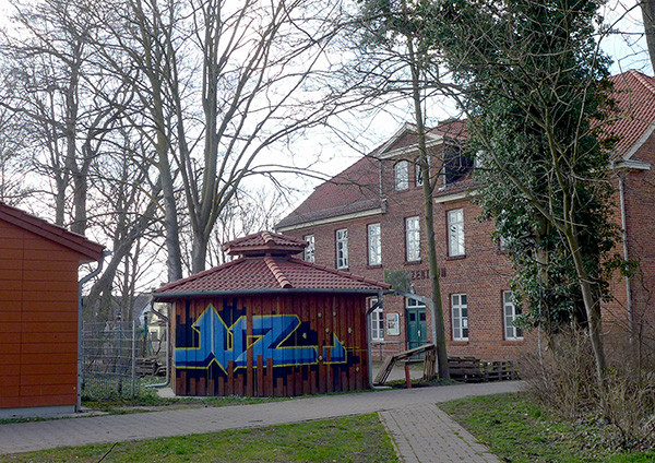 Klicke auf die Grafik für eine vergrößerte Ansicht  Name: SH_Thedinghausen_1b.jpg Ansichten: 0 Größe: 171,6 KB ID: 3189027