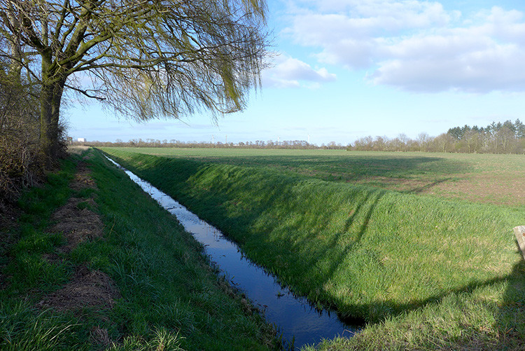 Klicke auf die Grafik für eine vergrößerte Ansicht  Name: Weser_550.jpg Ansichten: 0 Größe: 204,7 KB ID: 3190453