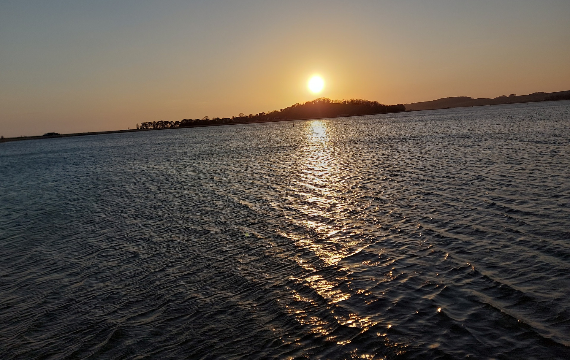 Klicke auf die Grafik für eine vergrößerte Ansicht  Name: Sonnenuntergang.jpg Ansichten: 0 Größe: 692,2 KB ID: 3195745
