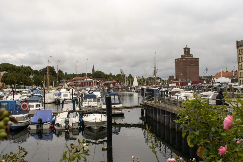 Klicke auf die Grafik für eine vergrößerte Ansicht  Name: 03 Der Hafen von Eckernförde.jpg Ansichten: 0 Größe: 172,4 KB ID: 3199361