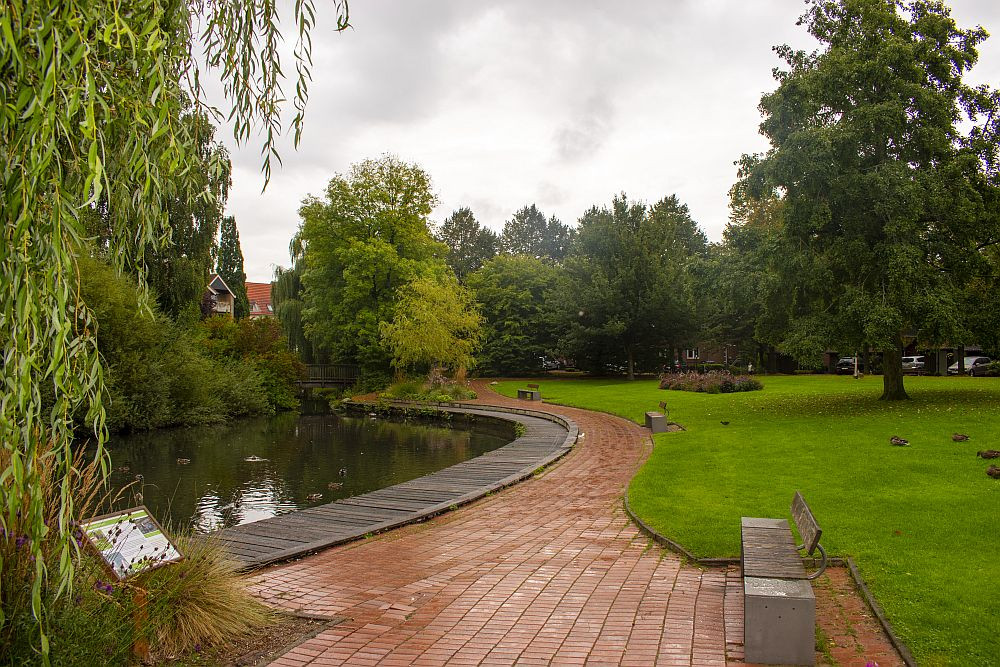 Klicke auf die Grafik für eine vergrößerte Ansicht  Name: 15 Nach dem Essen ist das Wetter im Stadtpark Königswiesen auch nicht besser geworden.jpg Ansichten: 0 Größe: 325,1 KB ID: 3200504