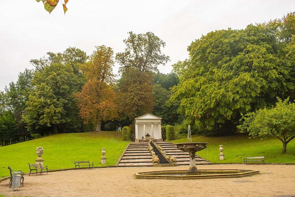 Klicke auf die Grafik für eine vergrößerte Ansicht  Name: 17 Der Tempel im Neuwerkgarten.jpg Ansichten: 0 Größe: 311,3 KB ID: 3200506