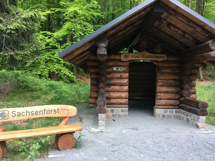 Klicke auf die Grafik für eine vergrößerte Ansicht

Name: Am Röderberg1_kl.jpg
Ansichten: 160
Größe: 221,0 KB
ID: 3200717