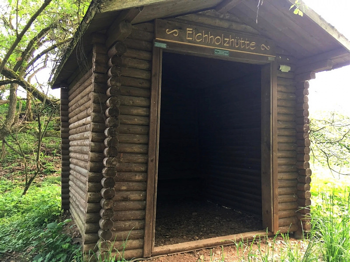 Klicke auf die Grafik für eine vergrößerte Ansicht

Name: Eichholzhütte 1_kl.jpg
Ansichten: 121
Größe: 182,3 KB
ID: 3201219