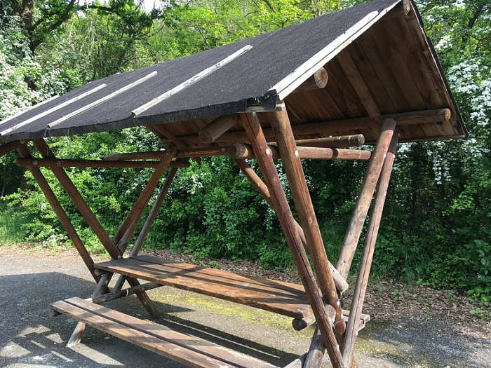 Klicke auf die Grafik für eine vergrößerte Ansicht  Name: Wanderparkplatz Bermichsmühle Unterstand 2_kl.jpg Ansichten: 0 Größe: 255,6 KB ID: 3201338