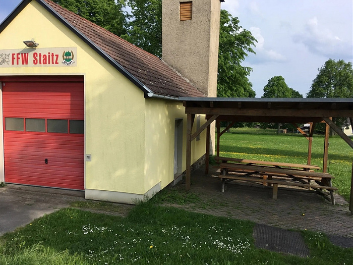 Klicke auf die Grafik für eine vergrößerte Ansicht  Name: Staitz Feuerwehr Unterstand 2_kl.jpg Ansichten: 0 Größe: 170,2 KB ID: 3201369