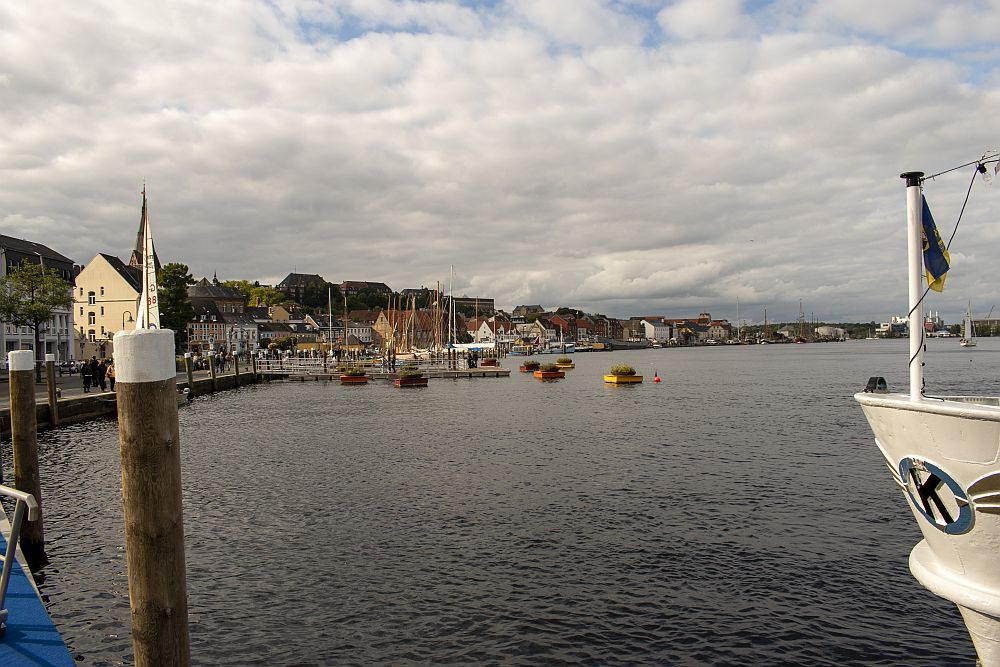 Klicke auf die Grafik für eine vergrößerte Ansicht  Name: 20 Ankunft am Hafen von Flensburg.jpg Ansichten: 0 Größe: 200,2 KB ID: 3202419