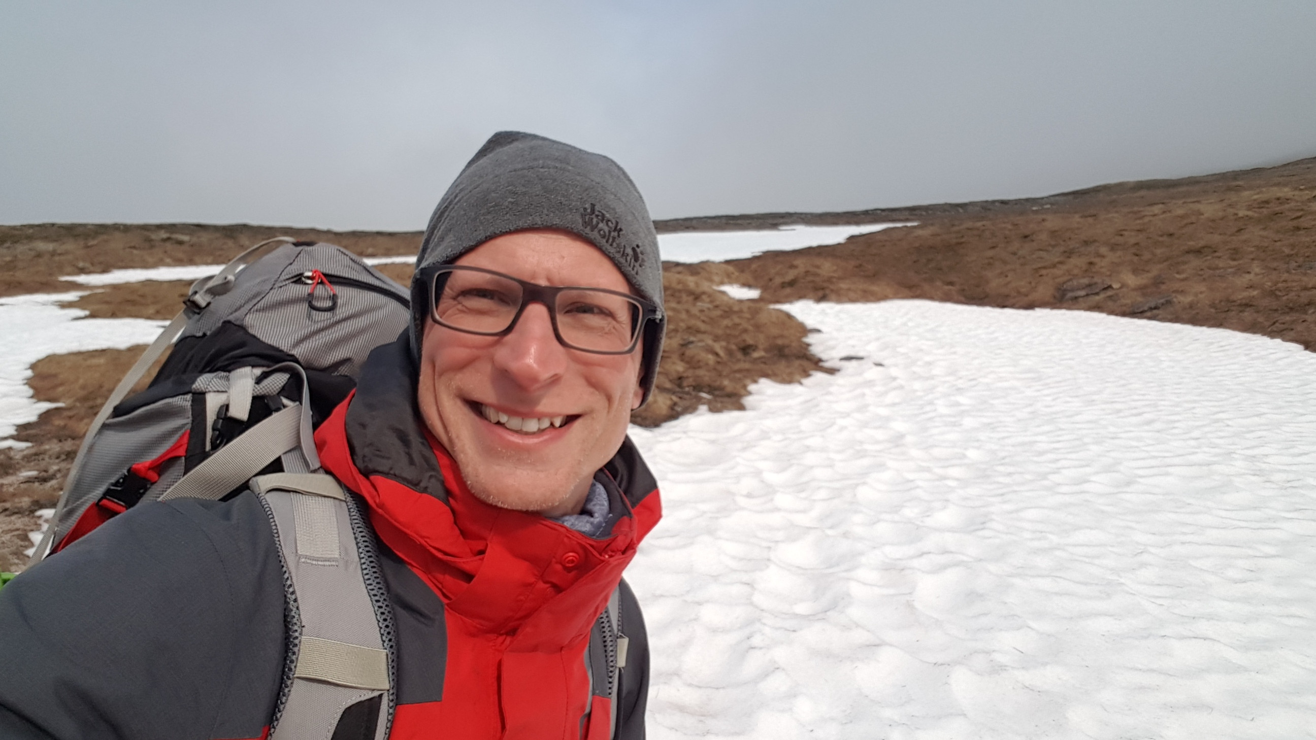 Klicke auf die Grafik für eine vergrößerte Ansicht

Name: 20230522_085128 Selfie mit Schneefeldern.jpg
Ansichten: 302
Größe: 601,0 KB
ID: 3208446