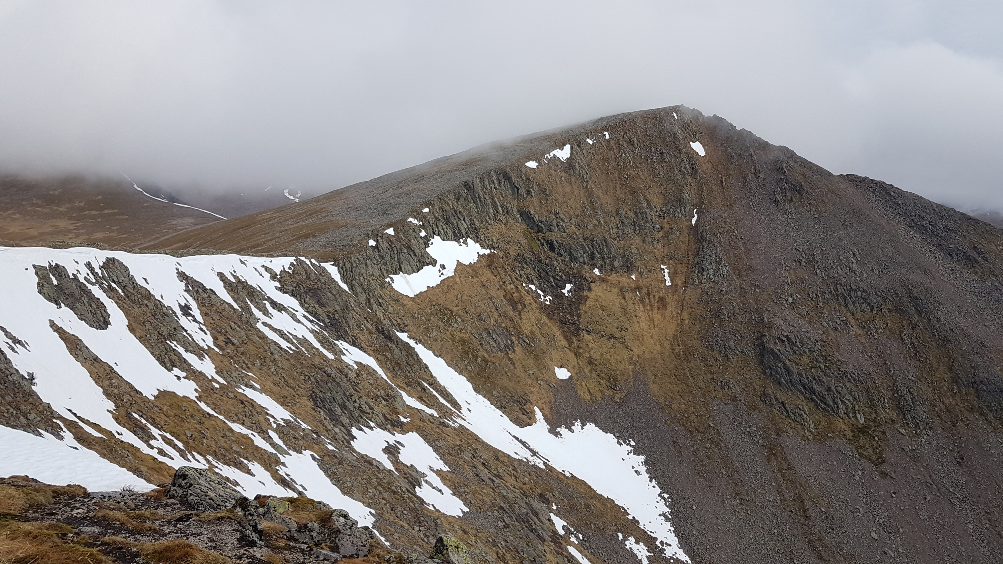 Klicke auf die Grafik für eine vergrößerte Ansicht

Name: 20230522_093831 Blick auf Cairn Toul.jpg
Ansichten: 309
Größe: 3,39 MB
ID: 3208448