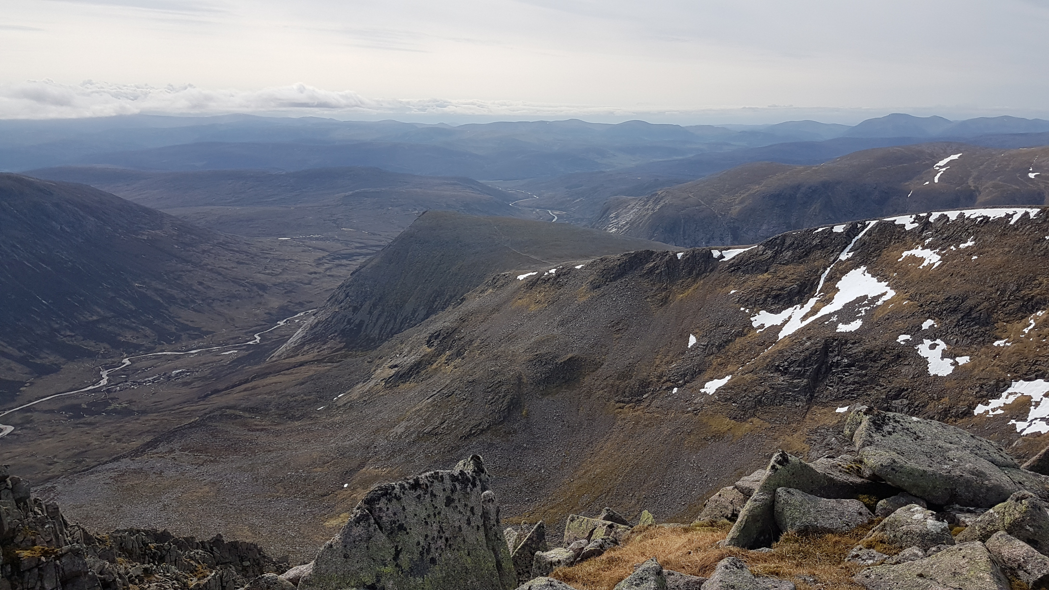 Klicke auf die Grafik für eine vergrößerte Ansicht

Name: 20230522_102848 Blick ins Tal mit Felsen.jpg
Ansichten: 307
Größe: 3,29 MB
ID: 3208450