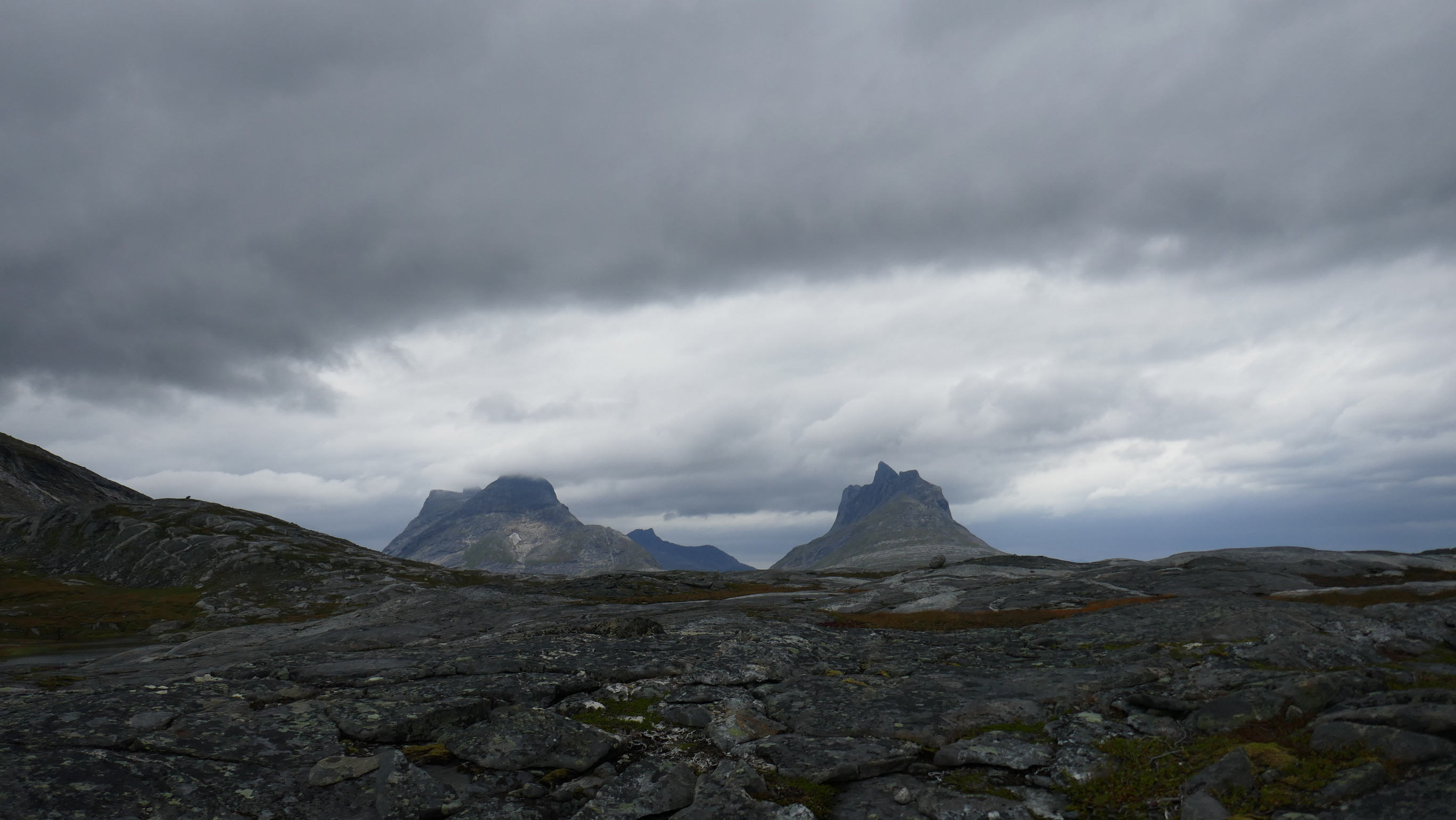 Klicke auf die Grafik für eine vergrößerte Ansicht

Name: Day09_Tverbrennstua-Lurfjellhytta_21.jpg
Ansichten: 339
Größe: 646,3 KB
ID: 3219094