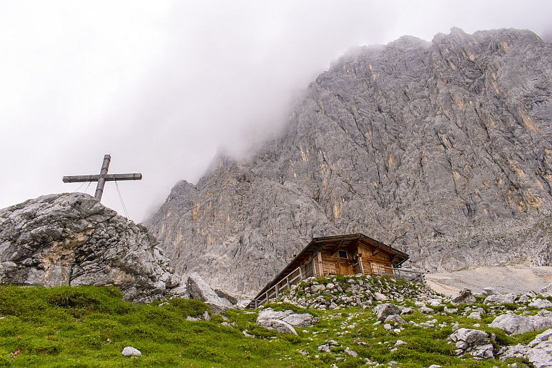 Klicke auf die Grafik für eine vergrößerte Ansicht

Name: 198 Mustersteinhütte 02.jpg
Ansichten: 331
Größe: 182,7 KB
ID: 3226411