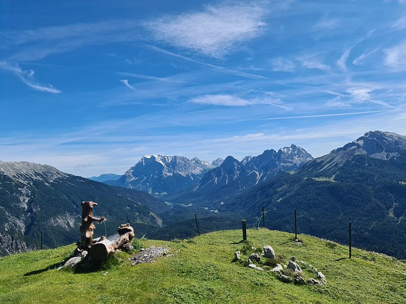 Klicke auf die Grafik für eine vergrößerte Ansicht

Name: 202 Brunnen an der Loreahütte 01.jpg
Ansichten: 163
Größe: 158,3 KB
ID: 3227838