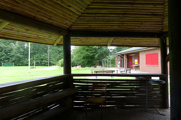 Klicke auf die Grafik für eine vergrößerte Ansicht  Name: Waldstadion_2.jpg Ansichten: 0 Größe: 106,4 KB ID: 3265023