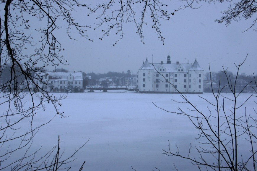 Klicke auf die Grafik für eine vergrößerte Ansicht

Name: Schloss_Gl_cksburg.jpg
Ansichten: 189
Größe: 137,2 KB
ID: 3279722