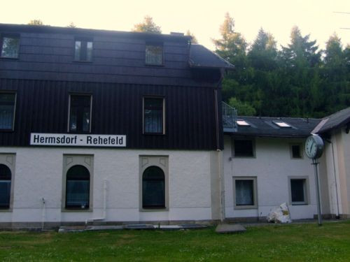 Klicke auf die Grafik für eine vergrößerte Ansicht

Name: 22a_Hermsdorf-Rehefeld.jpg
Ansichten: 64
Größe: 40,1 KB
ID: 3284358