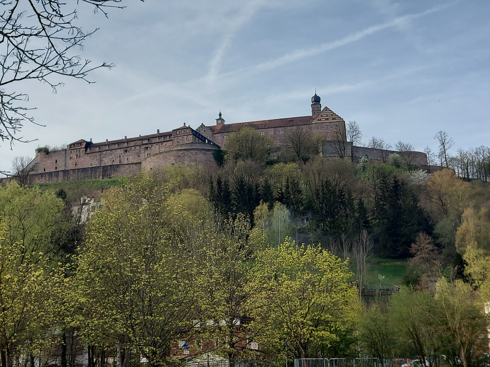 Klicke auf die Grafik für eine vergrößerte Ansicht  Name: Kulmbach Schloß.jpg Ansichten: 0 Größe: 994,4 KB ID: 3294127