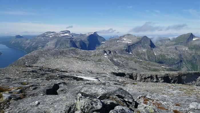 Klicke auf die Grafik für eine vergrößerte Ansicht

Name: Norwegen031.jpg
Ansichten: 880
Größe: 721,6 KB
ID: 3296838
