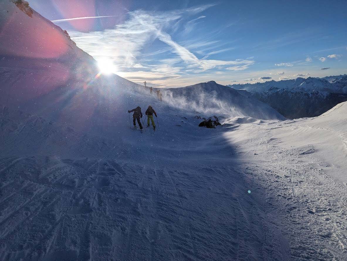 Klicke auf die Grafik für eine vergrößerte Ansicht  Name: Sturmböen in Ötztaler Alpen.jpg Ansichten: 0 Größe: 298,8 KB ID: 3297766