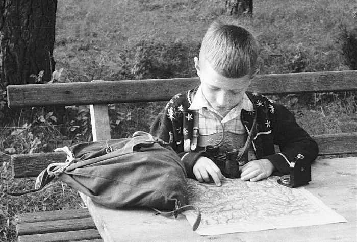 Klicke auf die Grafik für eine vergrößerte Ansicht  Name: 1958-08 Poeggstall Wanderung_B.jpg Ansichten: 0 Größe: 380,4 KB ID: 3329244