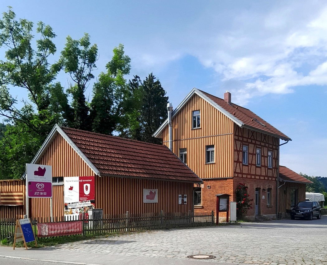 Klicke auf die Grafik für eine vergrößerte Ansicht

Name: Jagsttalbahn2.jpg
Ansichten: 0
Größe: 366,2 KB
ID: 3330515
