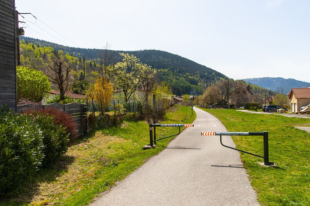 Klicke auf die Grafik für eine vergrößerte Ansicht  Name: 11 Der Moselradweg auf alten Bahntrassen bei Bussang.jpg Ansichten: 0 Größe: 291,9 KB ID: 3330657