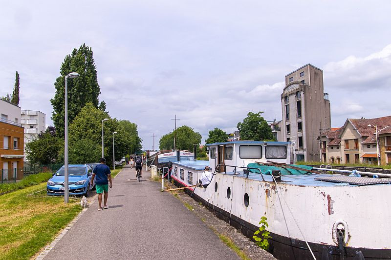 Klicke auf die Grafik für eine vergrößerte Ansicht  Name: 03 Wir treffen in Nancy auf die Kanäle.jpg Ansichten: 0 Größe: 147,0 KB ID: 3335441