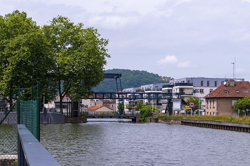 Klicke auf die Grafik für eine vergrößerte Ansicht  Name: 04 Le Pont Levant.jpg Ansichten: 0 Größe: 173,7 KB ID: 3335443