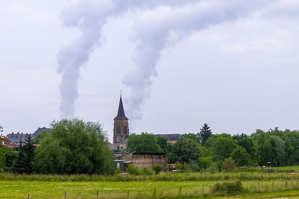 Klicke auf die Grafik für eine vergrößerte Ansicht  Name: 09 Die Kirche von Manom.jpg Ansichten: 0 Größe: 143,7 KB ID: 3336812