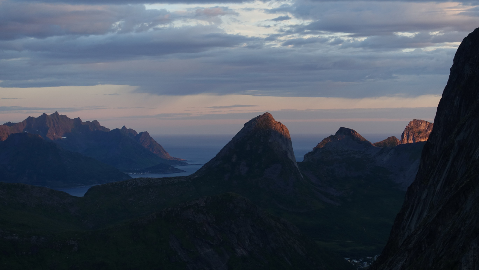 Klicke auf die Grafik für eine vergrößerte Ansicht

Name: 2025 Norge 0005_resize.jpg
Ansichten: 592
Größe: 310,0 KB
ID: 3345582