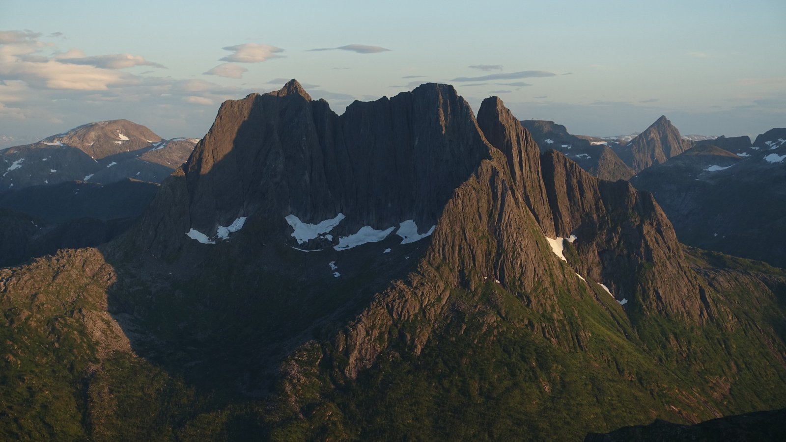 Klicke auf die Grafik für eine vergrößerte Ansicht

Name: 2025 Norge 0003_resize.jpg
Ansichten: 607
Größe: 497,8 KB
ID: 3345584