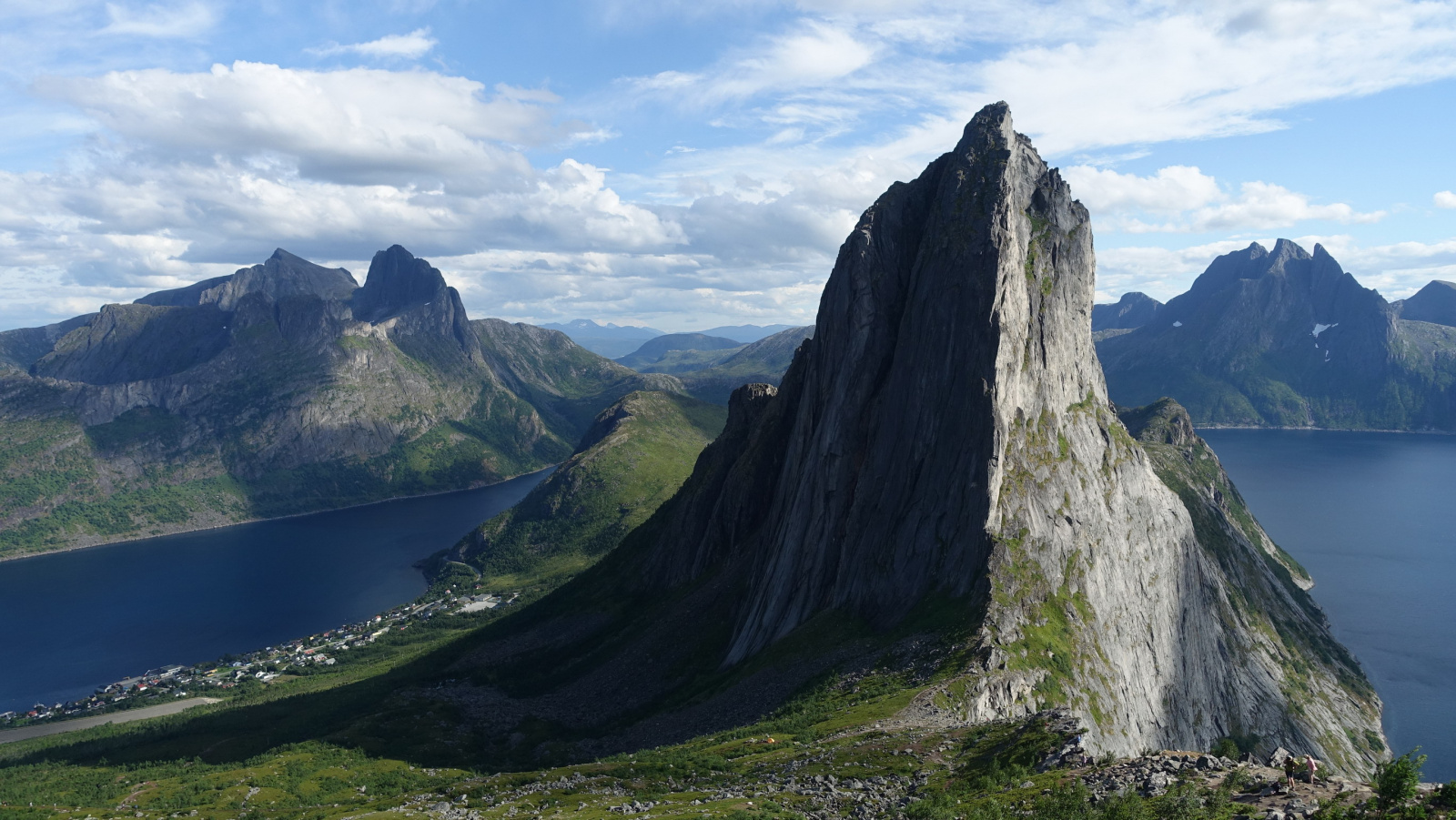 Klicke auf die Grafik für eine vergrößerte Ansicht

Name: 2025 Norge 0010_resize.jpg
Ansichten: 613
Größe: 581,7 KB
ID: 3345587