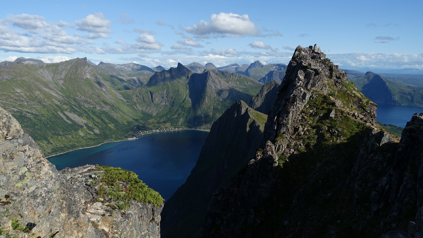 Klicke auf die Grafik für eine vergrößerte Ansicht

Name: 2025 Norge 0022_resize.jpg
Ansichten: 612
Größe: 611,6 KB
ID: 3345592