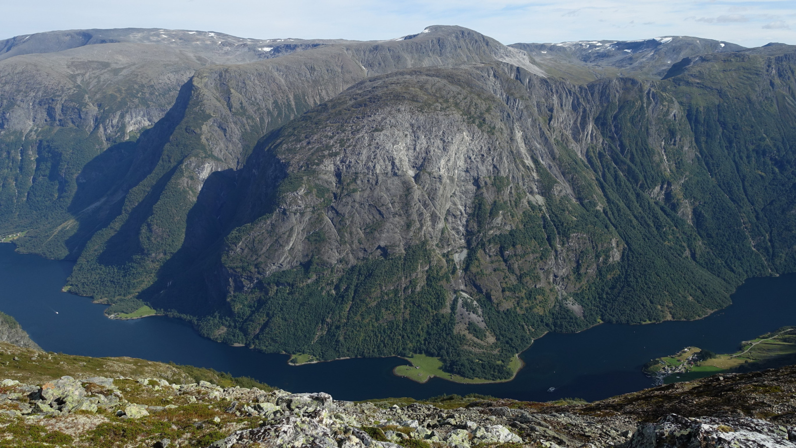 Klicke auf die Grafik für eine vergrößerte Ansicht

Name: 2025 Norge 0064_resize.jpg
Ansichten: 612
Größe: 780,6 KB
ID: 3345635