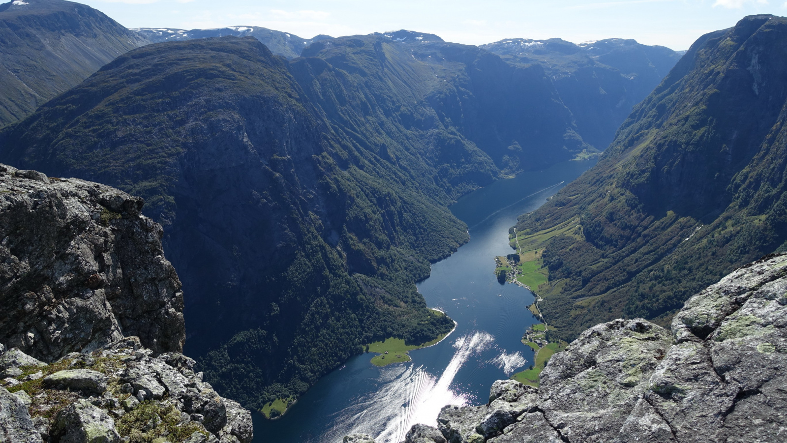 Klicke auf die Grafik für eine vergrößerte Ansicht

Name: 2025 Norge 0060_resize.jpg
Ansichten: 611
Größe: 755,7 KB
ID: 3345636
