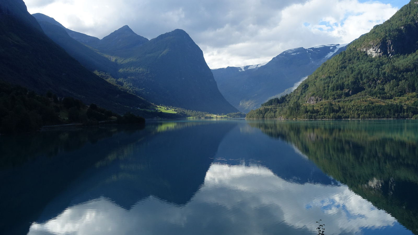 Klicke auf die Grafik für eine vergrößerte Ansicht

Name: 2025 Norge 0083_resize.jpg
Ansichten: 577
Größe: 406,0 KB
ID: 3345667